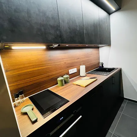 T & B Trianon - Chic & Cosy Apartment *